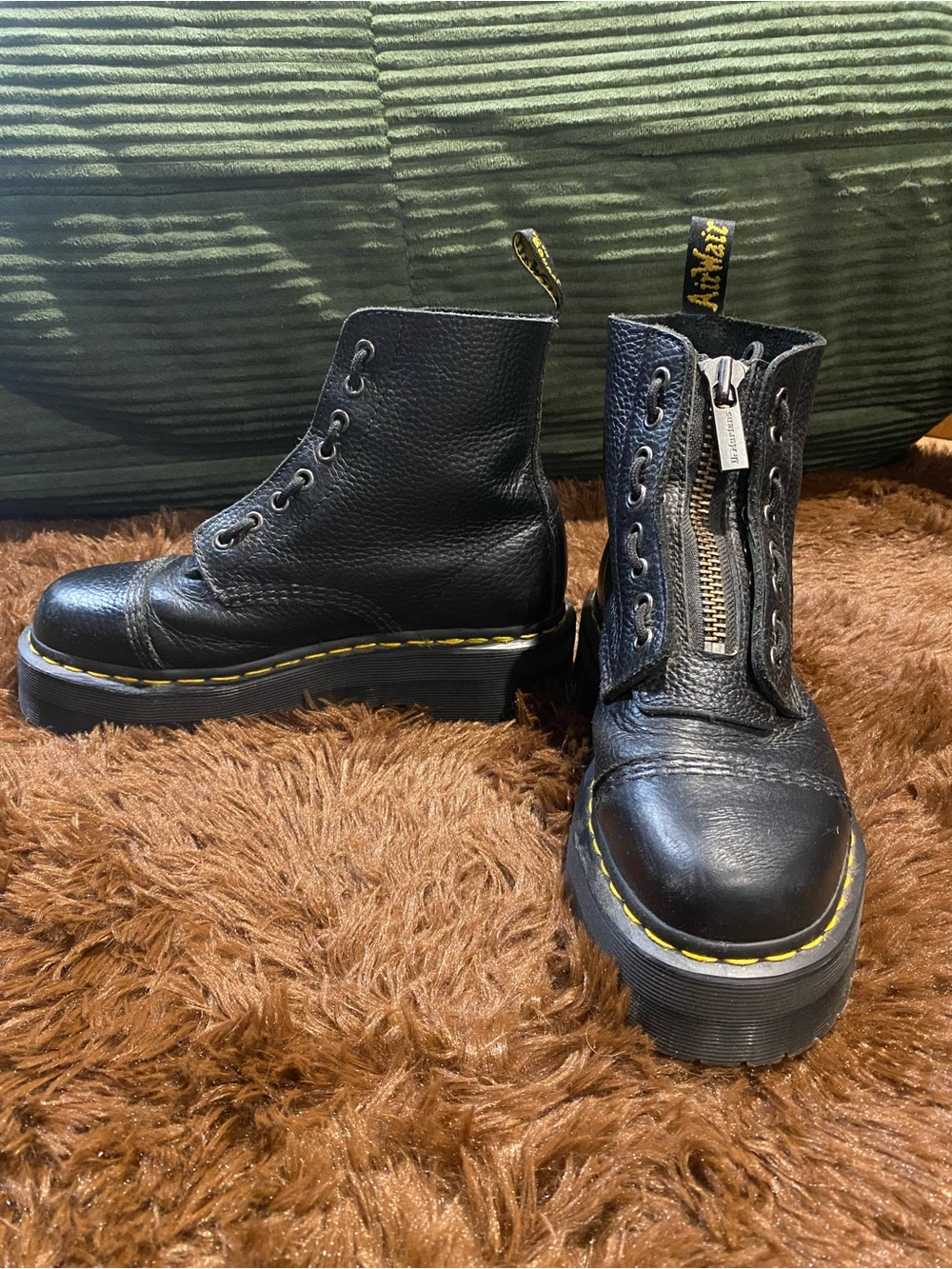 Dr. Martens Sinclair - Picture 2 of 5